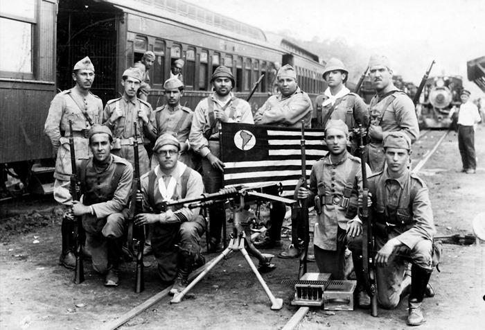 Soldados que pegaram em armas para defender a legalidade constitucional em 1932